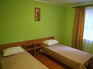 Отели типа «постель и завтрак» Дом 18 Донецк Стандартный двухместный номер с 1 кроватью или 2 отдельными кроватями-5