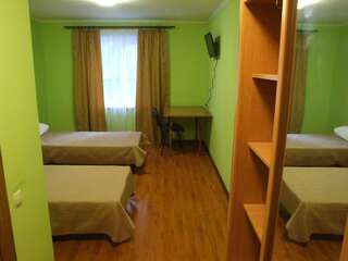 Отели типа «постель и завтрак» Дом 18 Донецк Стандартный двухместный номер с 1 кроватью или 2 отдельными кроватями-13