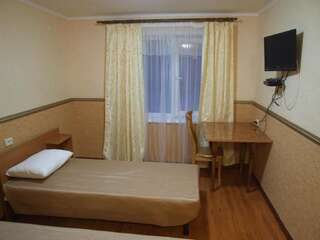Отели типа «постель и завтрак» Дом 18 Донецк Стандартный двухместный номер с 1 кроватью или 2 отдельными кроватями-15