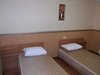 Отели типа «постель и завтрак» Дом 18 Донецк Стандартный двухместный номер с 1 кроватью или 2 отдельными кроватями-16
