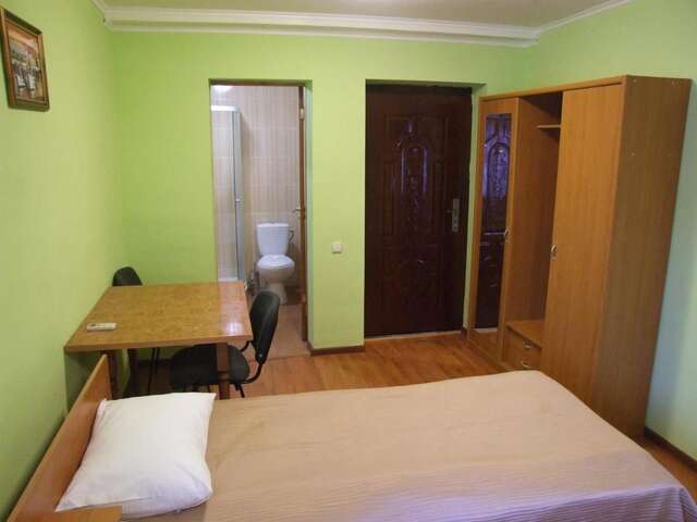 Отели типа «постель и завтрак» Дом 18 Донецк-22